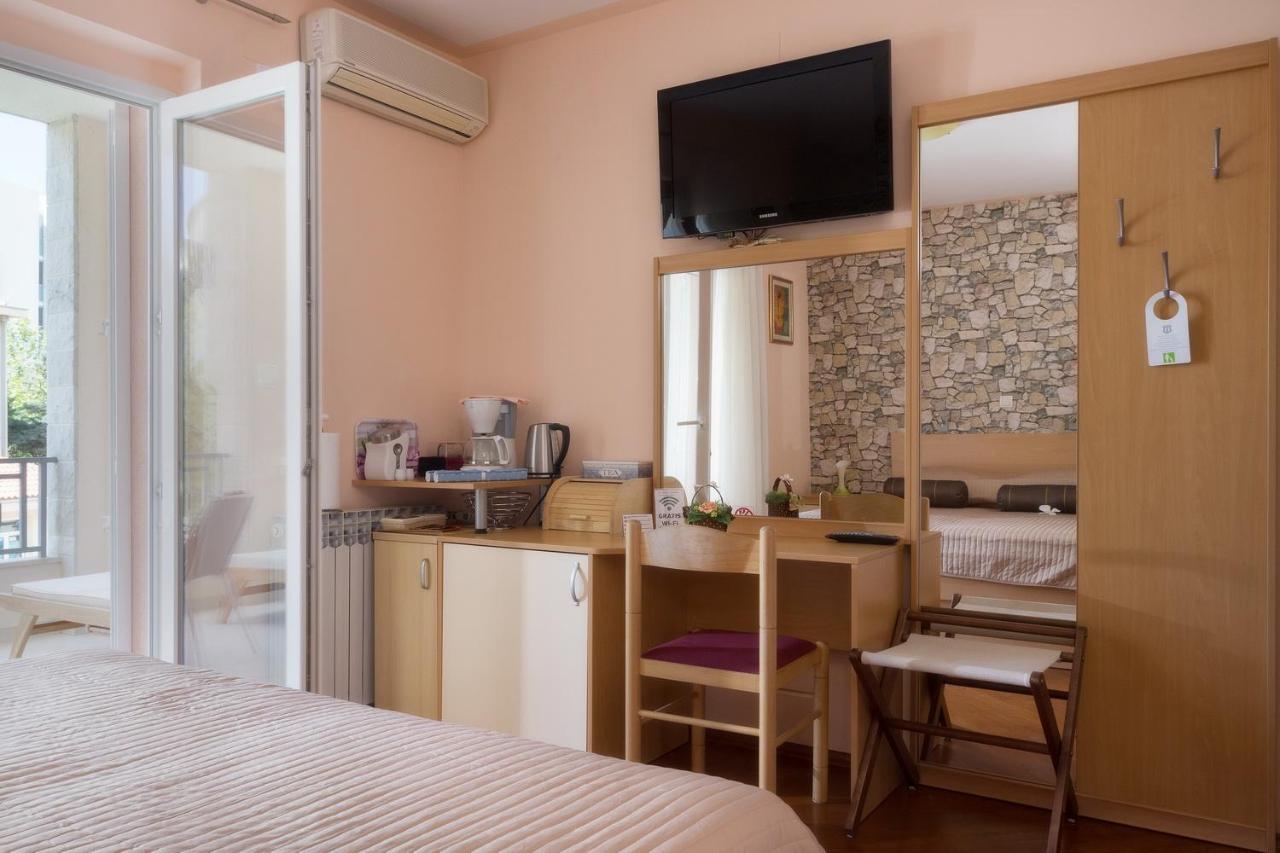 Villa Alesa Tučepi エクステリア 写真