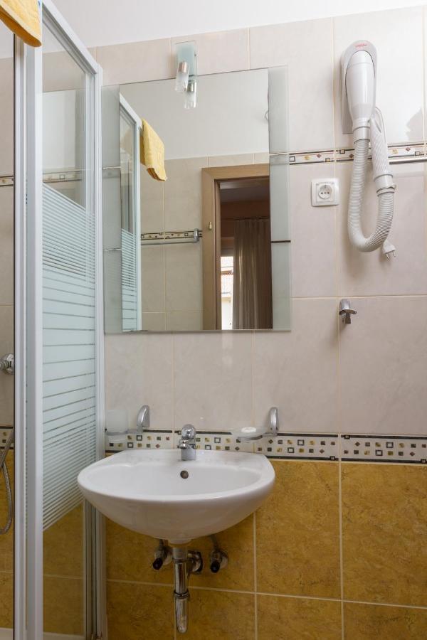 Villa Alesa Tučepi エクステリア 写真